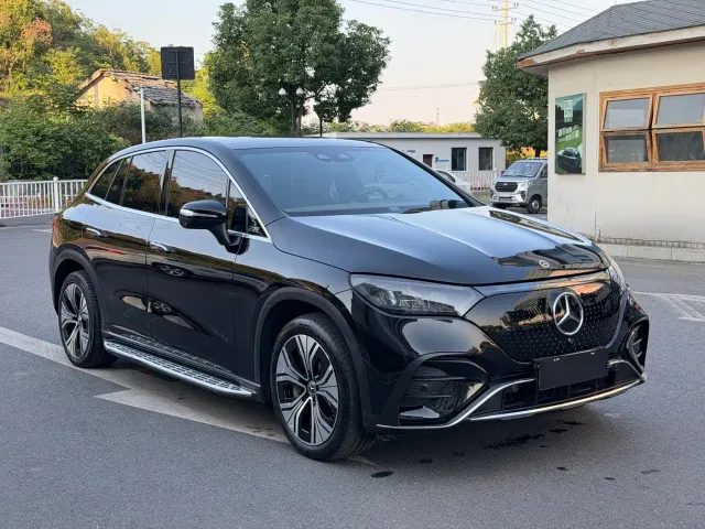 Mercedes-Benz EQE SUV — Фото автомобиля 3