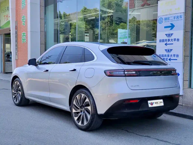 Aito M5 — Фото автомобиля 4
