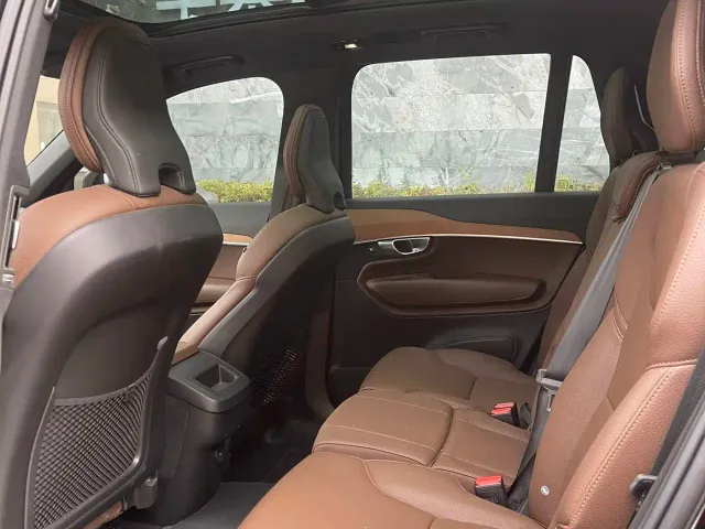 Volvo XC90 — Фото автомобиля 9