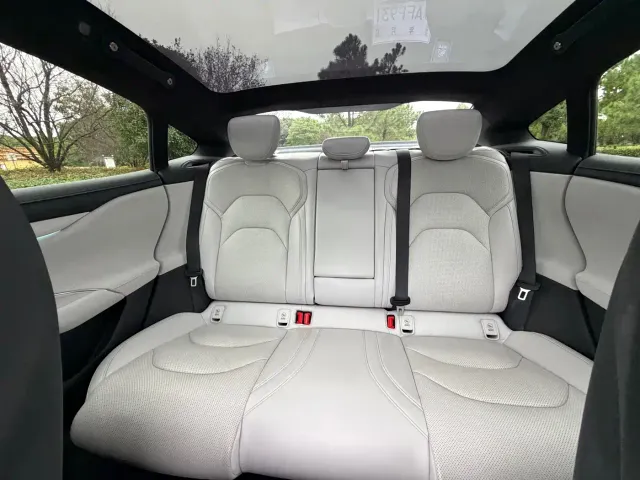 Xiaomi SU7 — Фото автомобиля 13