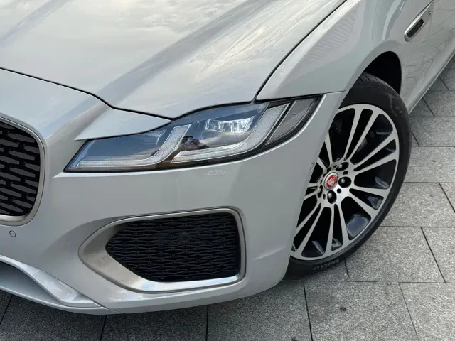 Jaguar XFL — Фото автомобиля 4