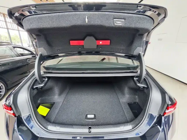 BMW i5 — Фото автомобиля 18