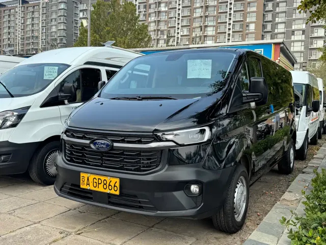 Фотография автомобиля — Ford Transit