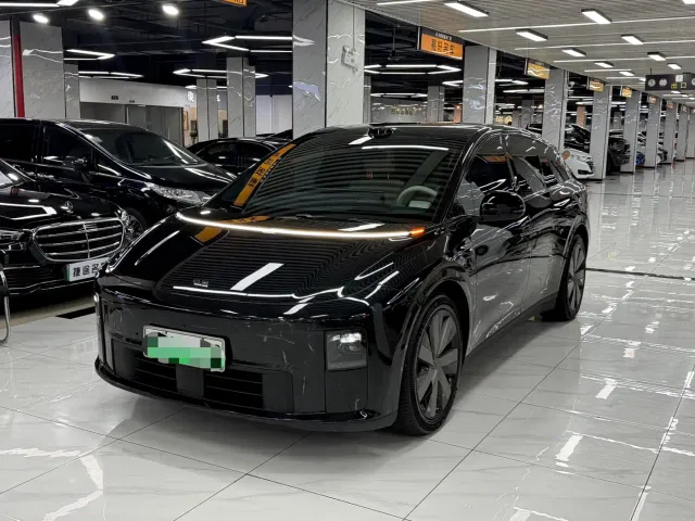 Фотография автомобиля — Li Auto i6