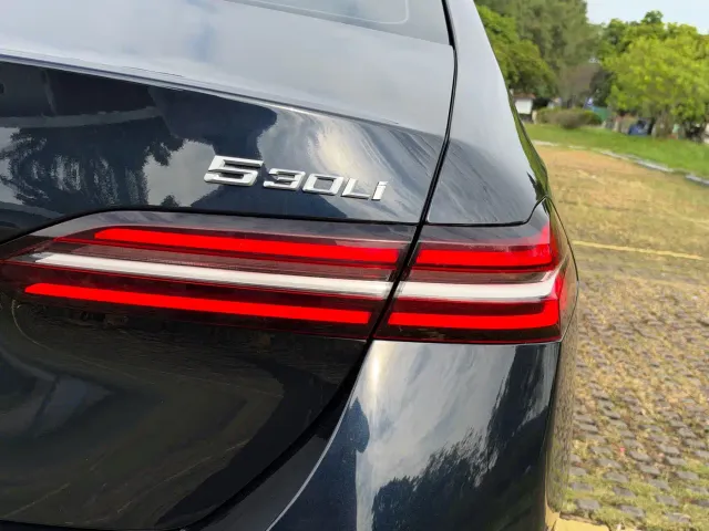 BMW 5 Series — Фото автомобиля 21