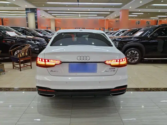 Audi A4L — Фото автомобиля 5