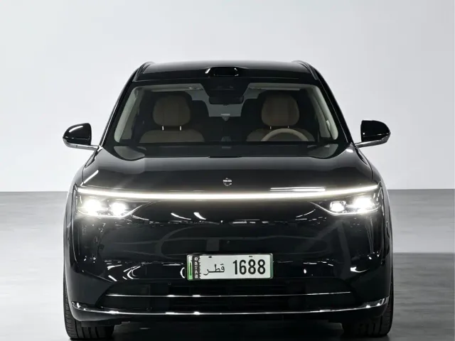 Aito M8 — Фото автомобиля 2
