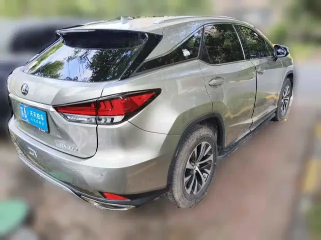 Lexus RX — Фото автомобиля 2