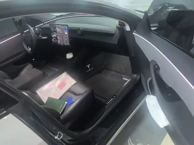 Tesla Model 3 — Фото автомобиля 19