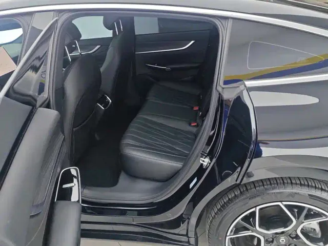 Changan Qiyuan A07 — Фото автомобиля 11
