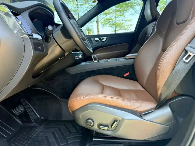 Volvo XC60 — Фото автомобиля 10