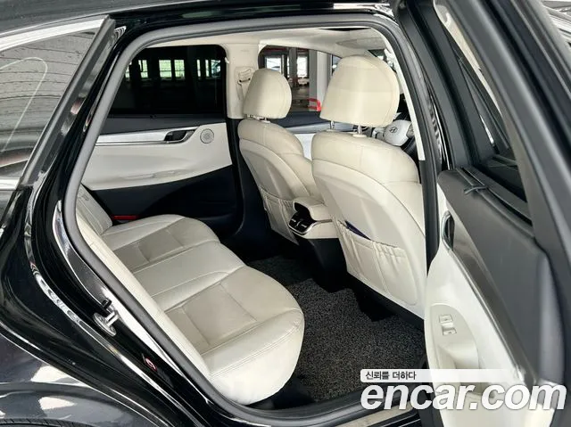 Hyundai Grandeur Grandeur (New) Hybrid — Фото автомобиля 18