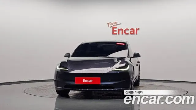 Tesla Model 3 — Фото автомобиля 3
