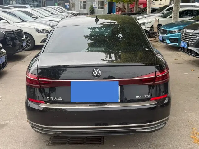 Volkswagen Passat — Фото автомобиля 5
