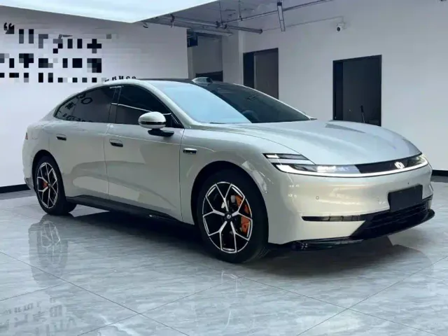 Changan Qiyuan A06 — Фото автомобиля 3