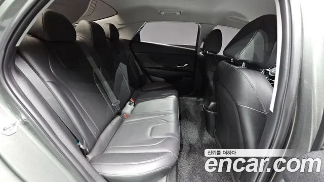 Hyundai AVANTE Avante (CN7) — Фото автомобиля 18