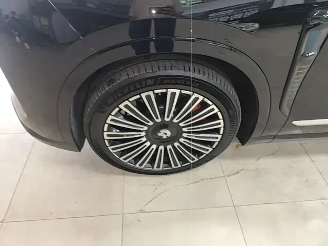 Nio ES8 — Фото автомобиля 24