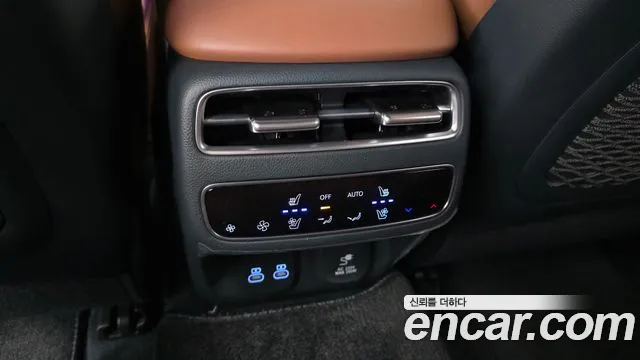 Genesis GV70 2.5T Бензин 2WD — Фото автомобиля 18
