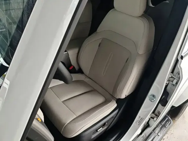 iCAR V23 — Фото автомобиля 14
