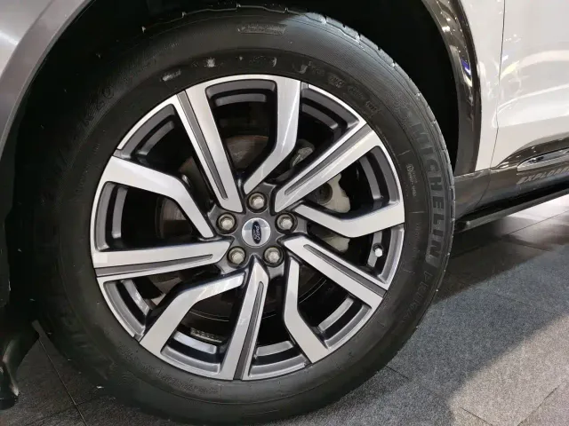 Ford Explorer — Фото автомобиля 16