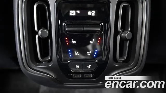 Aston Martin DBX — Фото автомобиля 16