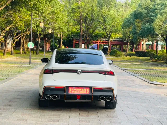 Changan Changan UNI-V 2022 1.5T Sport Edition — Фото автомобиля 15