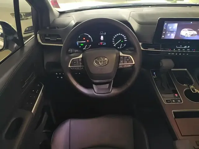Toyota Granvia — Фото автомобиля 10