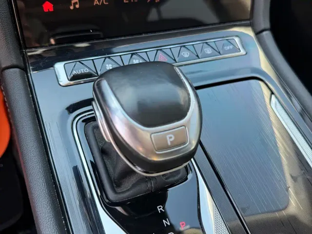 Hongqi H5 — Фото автомобиля 17