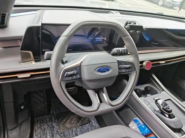 Ford Edge — Фото автомобиля 15