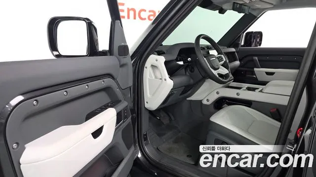 Land Rover Defender — Фото автомобиля 6