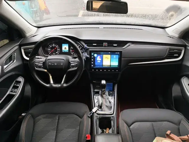 Roewe RX3 — Фото автомобиля 9