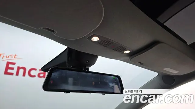 Tesla Model Y — Фото автомобиля 25