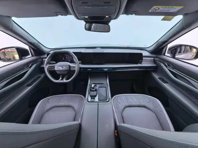 Ford Edge — Фото автомобиля 12