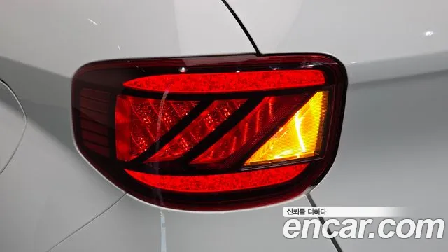 Hyundai Venue — Фото автомобиля 23