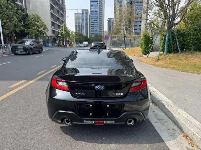 Subaru BRZ — Фото автомобиля 5