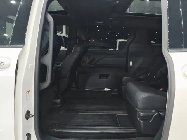 Toyota Granvia — Фото автомобиля 14