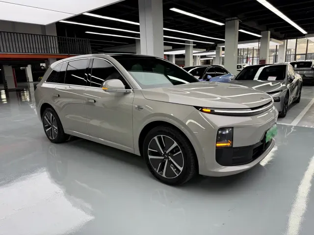 Li Auto L6 — Фото автомобиля 3