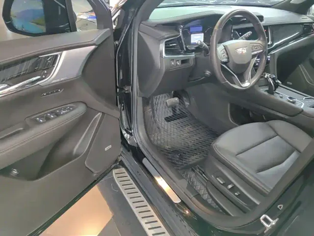 Cadillac XT6 — Фото автомобиля 15