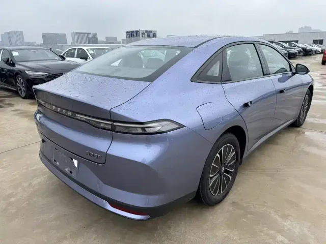 Nissan N6 — Фото автомобиля 6
