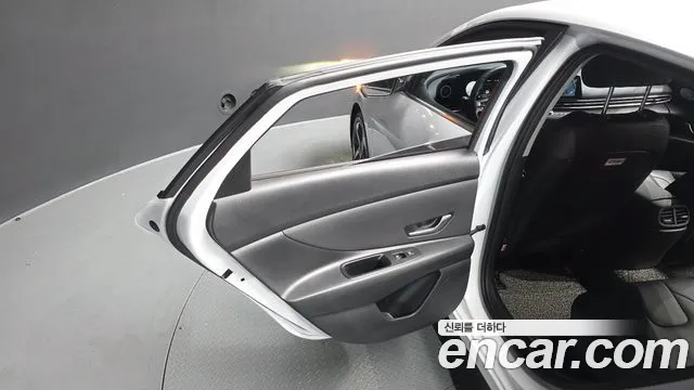 Hyundai AVANTE Avante (CN7) — Фото автомобиля 23
