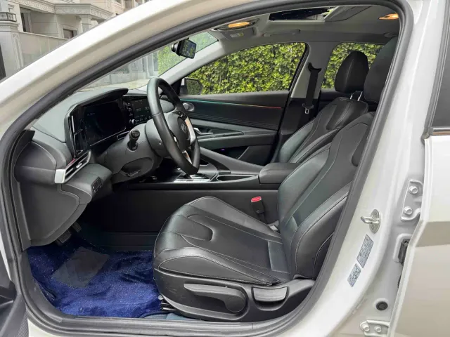 Hyundai Elantra — Фото автомобиля 4