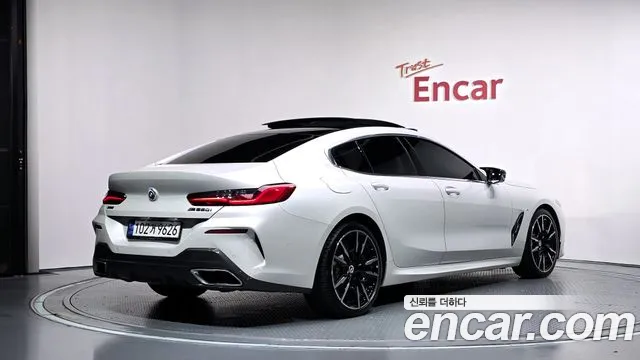 BMW 8 Series G15 — Фото автомобиля 2