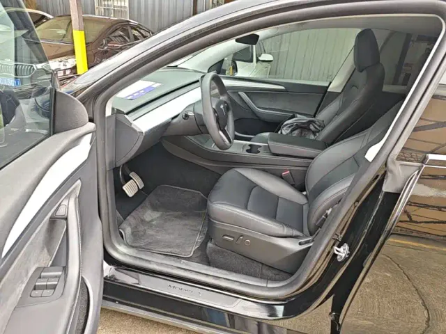 Tesla Model Y — Фото автомобиля 15