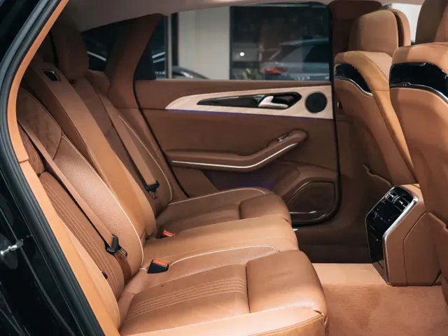 Hongqi H9 — Фото автомобиля 12