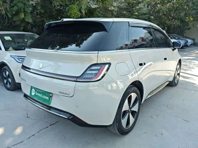 Baojun Cloud — Фото автомобиля 6