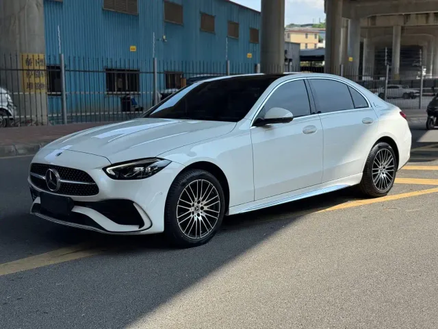 Фотография автомобиля — Mercedes-Benz C-Class