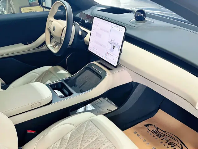 Nio ET5 Touring — Фото автомобиля 17