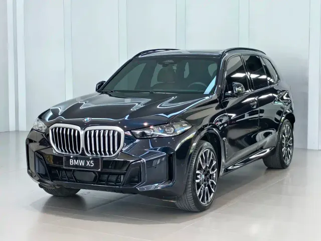 Фотография автомобиля — BMW X5