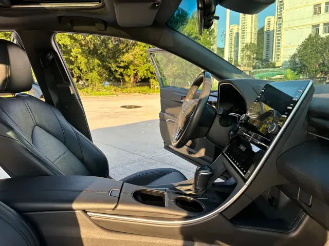 Toyota Avalon — Фото автомобиля 11