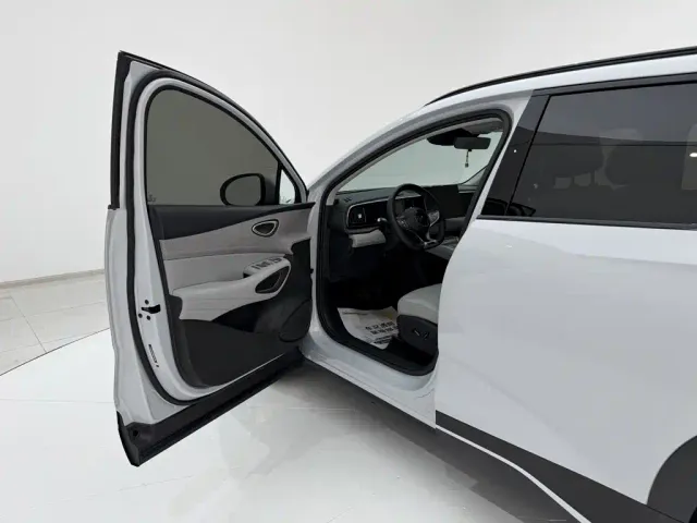 BYD Sealion 05 EV — Фото автомобиля 25